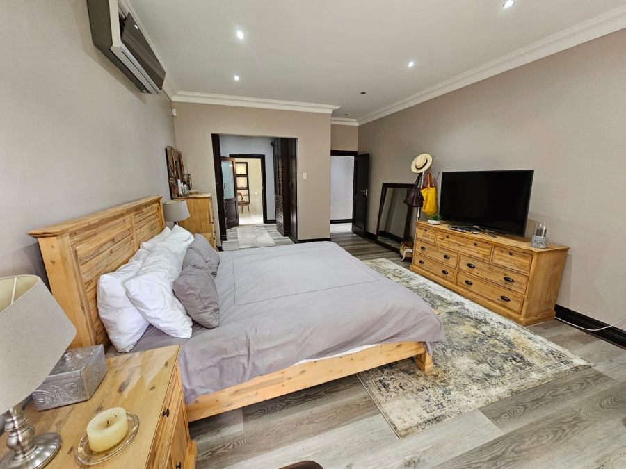 5 Bedroom Property for Sale in Jim Fouchepark Free State
